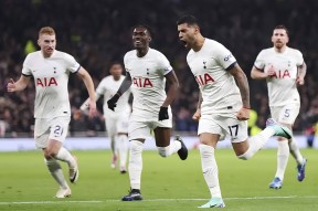 赛事预告_热刺中场拦截能力不足